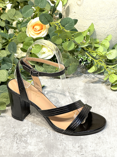 Wholesaler Poti Pati - 8cm high square heel sandals for women