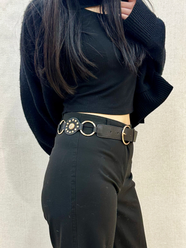 Mayorista PRESTILA - Cinturón de mujer con remaches y anillas.