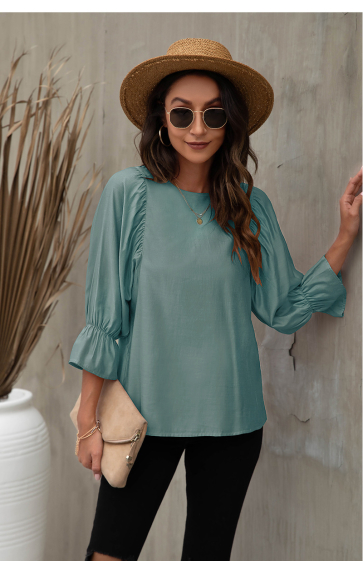 Wholesaler PRETTY SUMMER - Green blouse in bohemian chic style