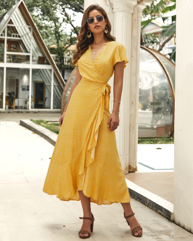 Großhändler PRETTY SUMMER - Langes Kleid im Bohème-Chic-Stil in Gelb und Weiß