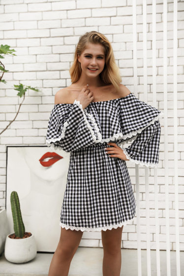 Wholesaler PRETTY SUMMER - Ruffled checkered dress Black and white bohemian chic style