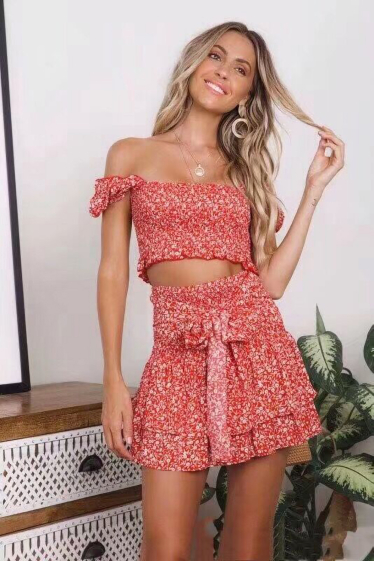 Wholesaler PRETTY SUMMER - Short top and flared skirt Red