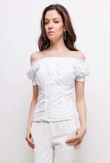 Wholesaler Princesse - Embroidered and perforated blouse