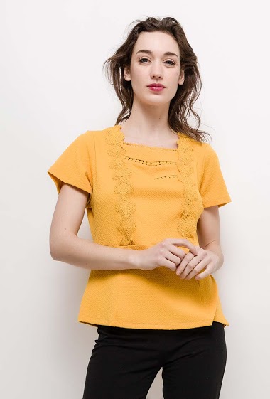 Wholesaler Princesse - Textured stretch blouse with lace