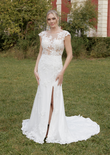 Wholesaler Promarried - Sheath cut wedding dress with a slit