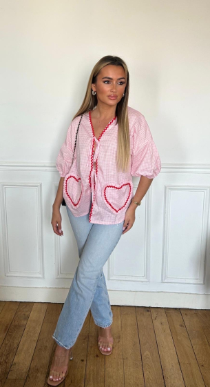 Wholesaler PROMISE - Gingham blouse with embroidered heart pockets