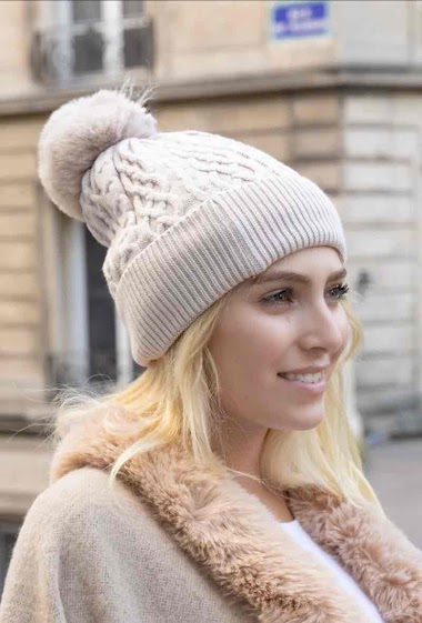 Wholesaler Promise - Cuffed hat with fleece-lined pompom