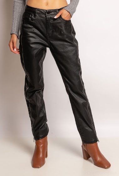 Wholesaler Queen Hearts - Faux leather mom pants with zippers