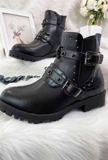 Wholesalers Queen Vivi - Ankle boots with buckle detail
