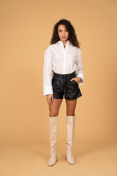 Wholesaler R-Display - FAUX LEATHER SHORTS