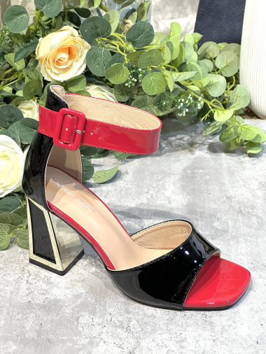 Wholesaler R and BE - OR599 Tricolor patent sandals with 10cm high square heel