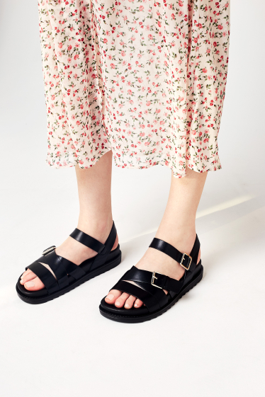 Wholesaler R and BE - Soft sandals with straps OR608
