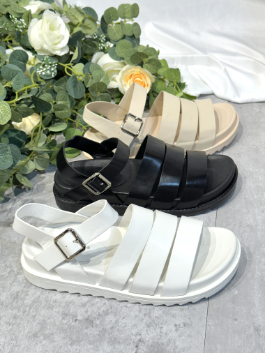 Wholesaler R and BE - Soft sandals with straps.