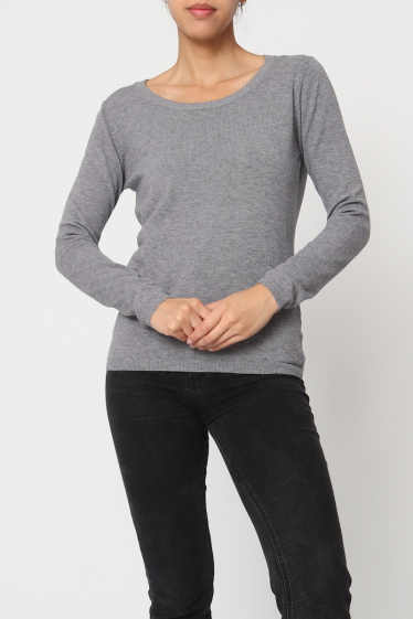Wholesaler Revd'elle - Basic round neck sweater