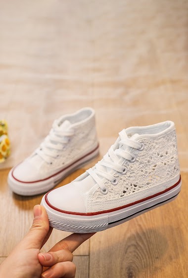 high lace sneaker