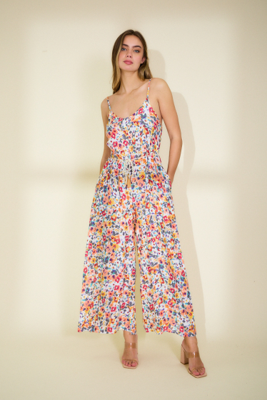 Wholesaler Rosa Fashion - Printed jumpsuit with straps and drawstring belt