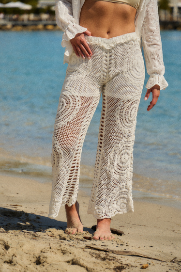 Großhändler Rosa Fashion Crochet - Perforierte Hosen als Shorts gefüttert: Stil und Komfort