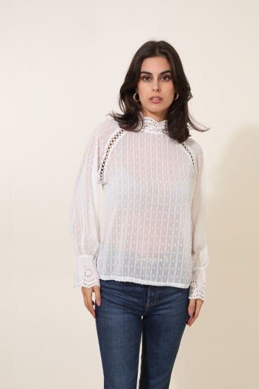 Wholesaler Rosa Fashion - Top with embossed patterns