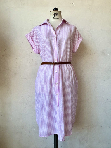 Großhändler Rosa Fashion - Kurzes Kleid mit feinen Streifen und Gürtel