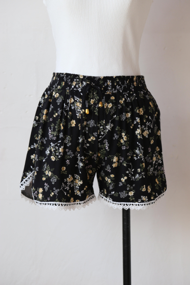 Wholesaler Rosa Fashion - Flower printed shorts