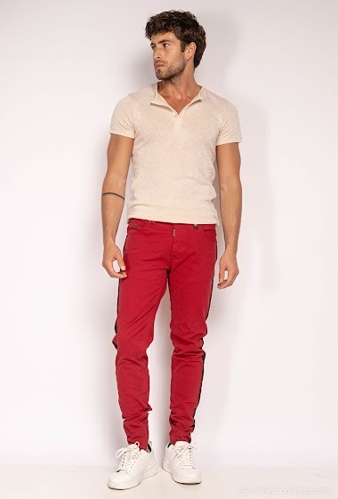 Wholesaler ROSS CARRA - Crimson Bordeaux Jeans with Black Stripes.