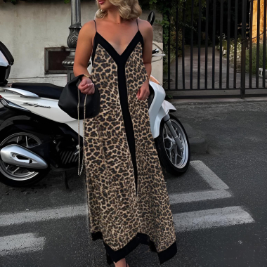 Wholesaler Rosy Days - Long leopard dress with contrasting viscose trim