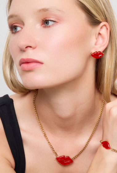 Wholesaler Rouge Bonbons - Stainless steel lip necklace