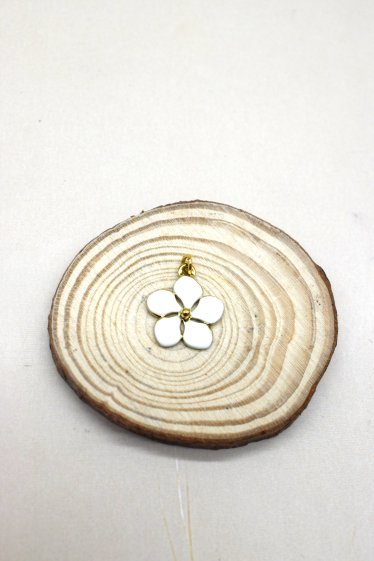 Wholesaler Rouge Bonbons - Stainless steel flower pendant