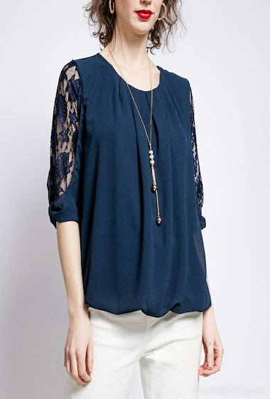 Blouse with necklace