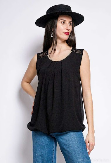 Wholesaler RZ Fashion - Sleeveless top with lace