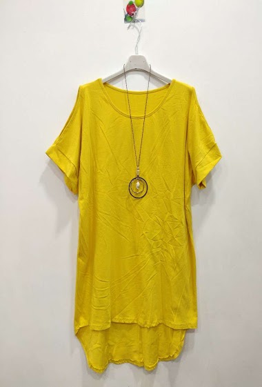 Grossiste RZ Fashion - Tunique avec collier. taille correspond 38 à 42.