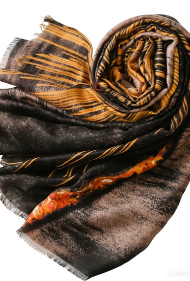 Wholesaler Sandy Paris - Printed scarf with pompons