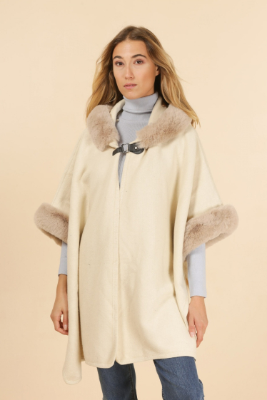Großhändler Sandy Paris - Fur cape coat