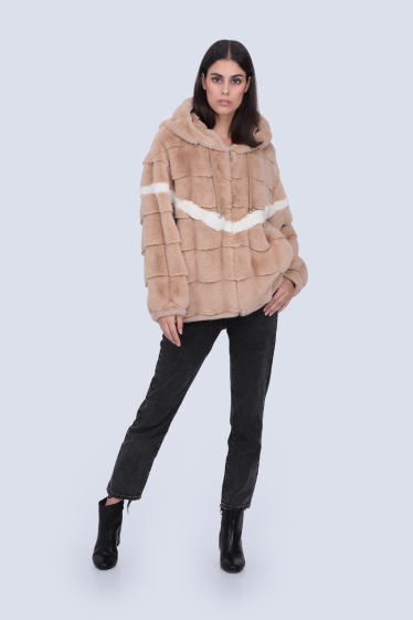 Wholesaler Sandy Paris - Long fur coat
