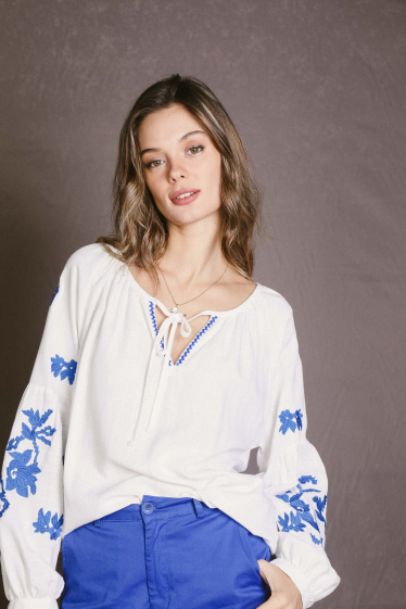 Wholesaler SARAH JOHN - Embroidered blouse on sleeve