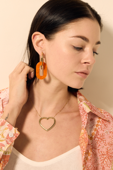 Wholesaler Satine - Millegrain Heart Pendant Necklace with Steel Beads