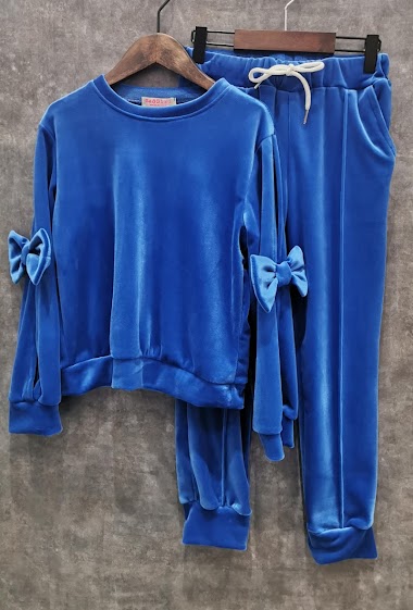 Velvet jogging set with opening and bow ties on the sleeves
