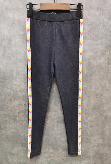 Jegging with colored rafters pattern side bands