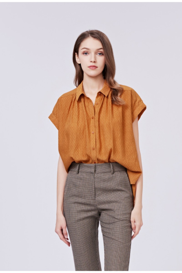 Wholesaler SEE U SOON - women's sleeveless polka dot jacquard shirt