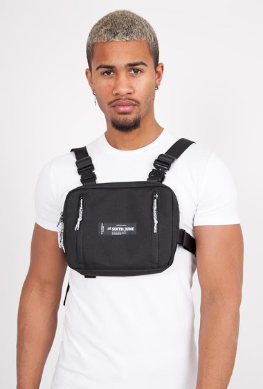 Großhändler Sixth June - Small chest bag with black logo zip buckle