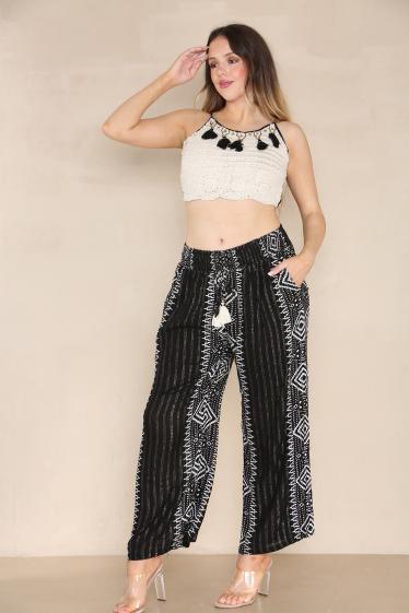 Ensemble femme ete 2023 Un pantalon court et un top a manches. SK