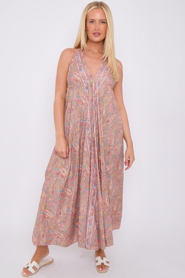 Großhändler SK MODE - Langes, rückenfreies Bohemian-Kleid, verziert mit einem Paisley-Muster aus 100 % SEIDE. Ref-Sk7004