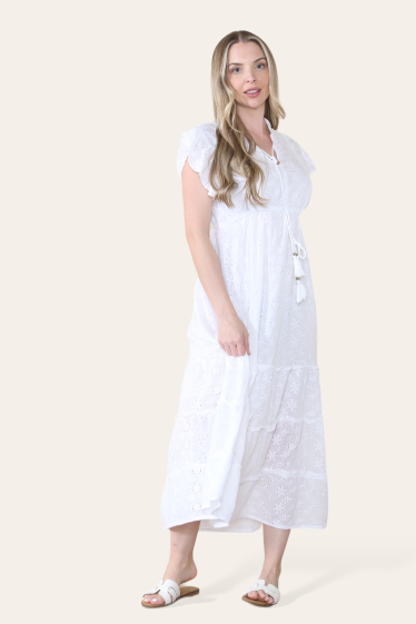 Wholesaler SK MODE - Long cotton dress with embroidered lace leaves, cord collar. SK24-2022