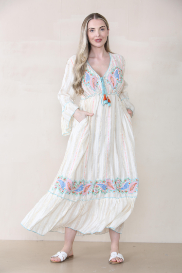 Wholesaler SK MODE - Long Dress with Lace Embroidery and Handmade Floral Design Ref 21SK116