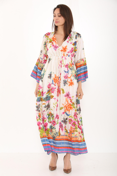 Grossiste SK MODE - Robe longue, un col motif floral, des manches longues bouffantes. SK6024