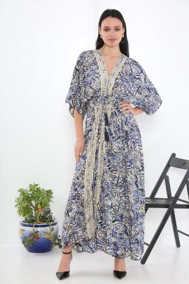 Wholesaler SK MODE - Long v-neck embroidery half sleeve vertical line dress SK7022