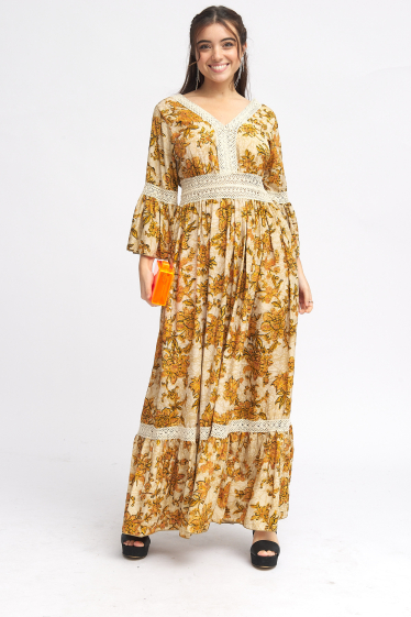 Grossiste SK MODE - Robe longue imprimée à motifs floraux et ornée de laques