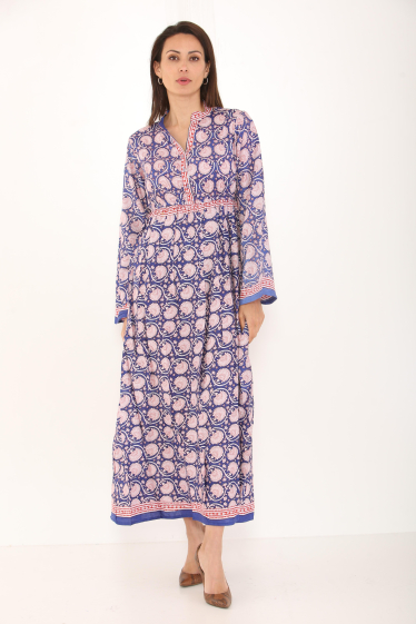 Wholesaler SK MODE - Long V dress, a floral pattern and long buttoned sleeves. SK6032