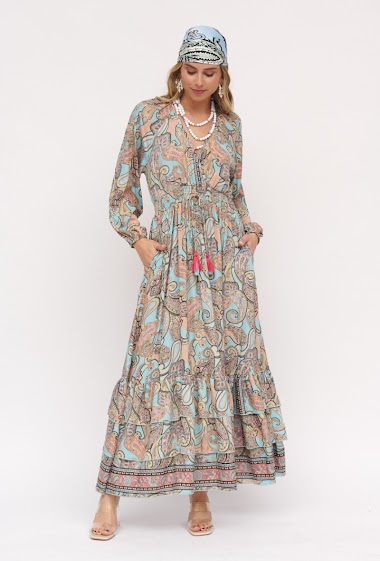 Großhändler SK MODE - Kleid Lange Federn auf einem hellen Hintergrund, die mit einer Reihe von Blättern SKAN736SK geschmückt sind