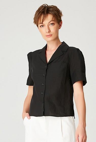 Wholesaler Smart and Joy - Straight linen shirt with short sleeves